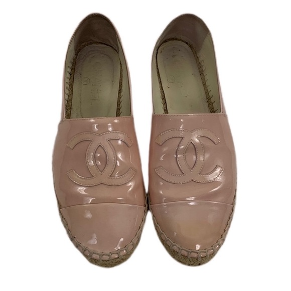 Chanel Pink Patent Leather CC Espadrilles - Picture 2 of 4